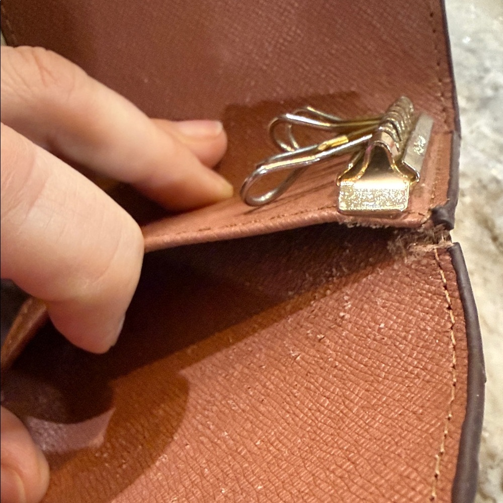 Louis Vuitton Classic Monogram Key Holder - Picture 11 of 12